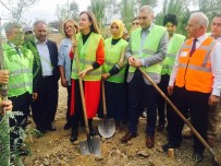 NÜKHET HOTAR - Nükhet Hotar Fidan Dikim Törenine Katıldı