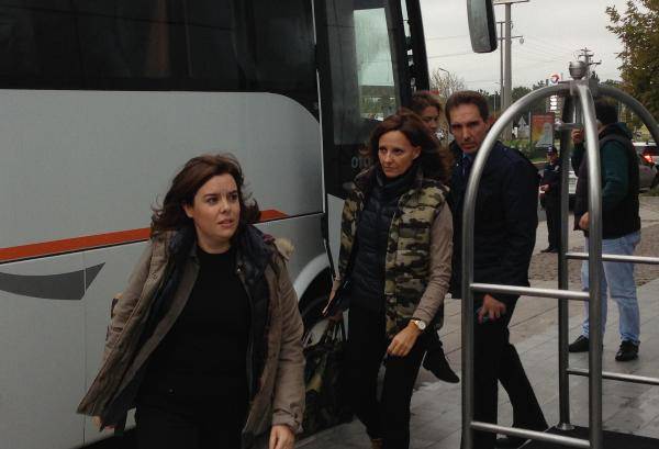 Başbakan yardımcısının uçağı zorunlu iniş yaptı