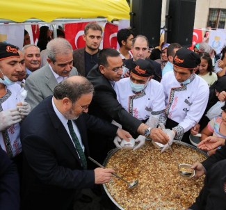 Haliliye Belediyesi'nden Vatandaşlara Aşure İkramı