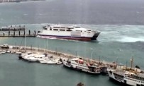 İSTANBUL DENIZ OTOBÜSLERI - İskeleye Çarpan Feribotta Hasar Oluştu