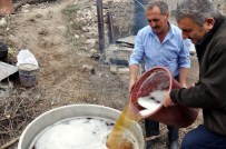 ALPER BALCı - Kaymakam Balcı Köylüler İle 'Köftür' Yaptı