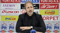 MANISASPOR TEKNIK DIREKTÖRÜ - Manisaspor Evinde Güldü