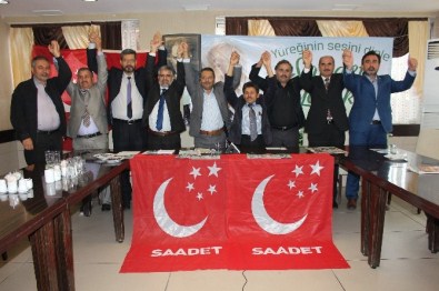 Saadet Partisi'nin Milletvekili Adayları Aliağa'da Partililerle Buluştu