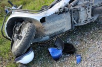 NURETTIN YıLMAZ - Kaskı Parçalanan Motosiklet Sürücüsü Ağır Yaralandı