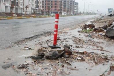 Sağanak Yağmur Diyarbakır'da Hayatı Felç Etti