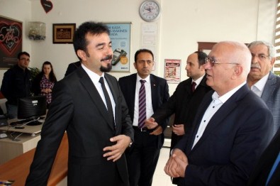 AK Parti Vekil Adayları Fevzi Çakmak Mahallesi Esnafını Gezdi