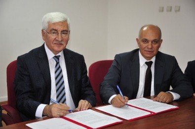 Aktekke Kent Meydanı Projesi Kapsamında Okullar Belediyeye Devredildi