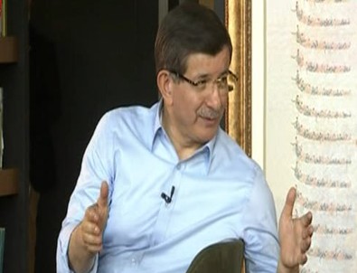Başbakan Davutoğlu gençlerle buluştu