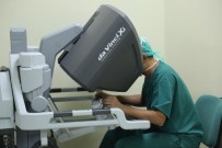 ROBOTİK CERRAHİ - Erzurum Beah 'Da Vinci' Ameliyat Robotu İle SES Ayarı Yaptı