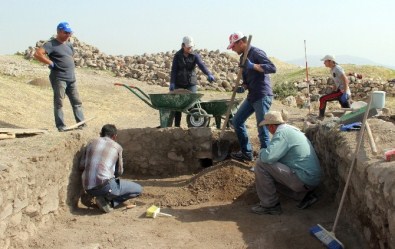 Harput Kalesinde Kazı Çalışmaları Devam Ediyor