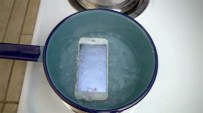 DAYANIKLILIK TESTİ - İphone 6S'i Fokur Fokur Kaynayan Suya Attılar