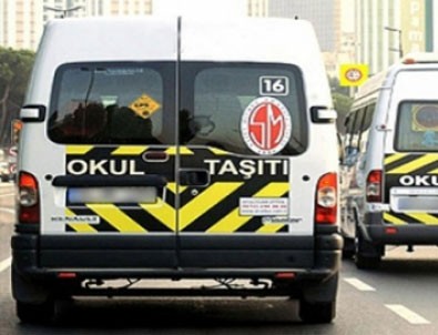 Öğrenci servisi ile otomobil çarpıştı açıklaması 9 yaralı