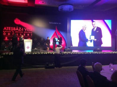 Tahir Tekin Öztan'a En İyi Kitap Ödülü