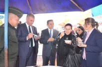 YASEMİN ÖZATA ÇETİNKAYA - 3 Bin Kişiye Aşure Dağıtıldı