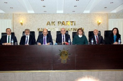 AK Parti Milletvekillerinden Ortak Basın Toplantısı