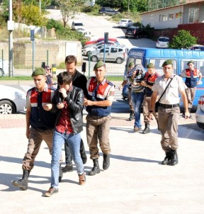 Araçtan Cephanelik Çıktı