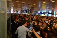 ŞARKI YARIŞMASI - Atatürk Havalimanı'nda CNBLUE İzdihamı