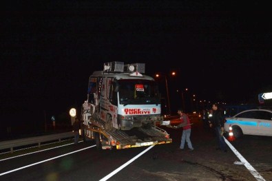 CHP'li Kadınları Taşıyan Minibüs Kaza Yaptı Açıklaması 19 Yaralı