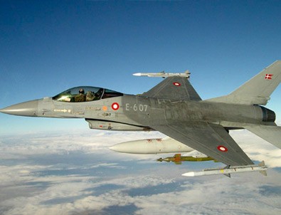 Danimarka'ya ait F16 Uçağı düştü
