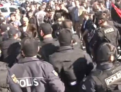 İpek Medya'ya polisleri sokmadılar