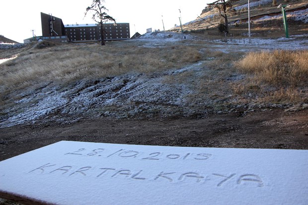 Kartalkaya'ya mevsimin ilk karı düştü
