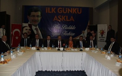 AK Parti Teşkilatları Gazetecilerle Bir Araya Geldi
