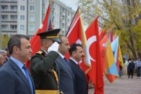 AŞKALE KAYMAKAMI - Aşkale'de 29 Ekim Çelenk Sunum Töreni..