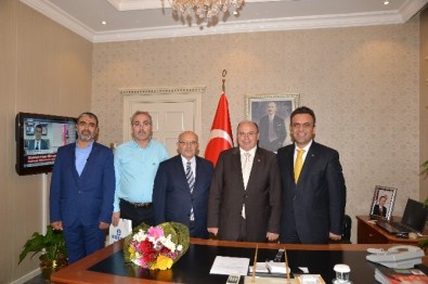 Ensar Vakfından Vali Amir Çiçek'e Ziyaret