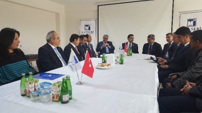 'Hükümetler Ağlama Duvarı Değil'