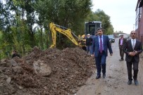 KANALİZASYON ÇALIŞMASI - Muş Belediyesi, Yol Çalışmalarını Sürdürüyor