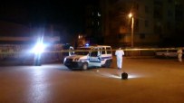 MUSTAFA TOPRAK - Polise Atılan El Bombası Patladı, Faciadan Dönüldü
