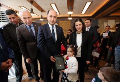 Şehit Çocuklarına Hediye Bilgisayar