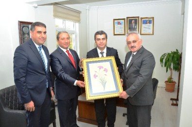 Vali Düzgün Psikolojik Danışmanlara Sertifika Törenine Katıldı