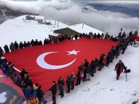 TÜRKIYE DAĞCıLıK FEDERASYONU - Dağcı Ve Öğrencilerden 'Cumhuriyet Tırmanışı'