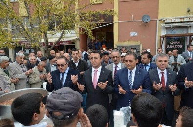 Gürün'de 2 Bin Kişilik Aşure Dağıtıldı