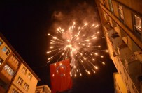 FEVZI ZıRHLıOĞLU - (Özel)Bursada Mahalle Halkının Davullu Zurnalı Havai Fişekli Halaylı Cumhuriyet Coşkusu