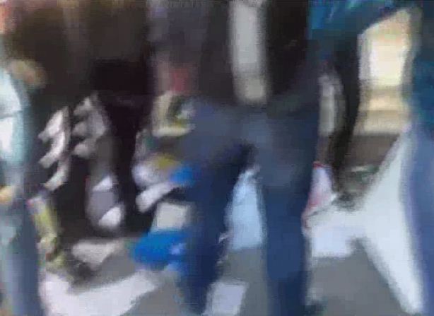 İzmir'de AK Parti standına saldırı