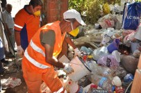 ÇÖP EV - Nazilli'de Bir Evden 5 Kamyon Çöp Çıktı