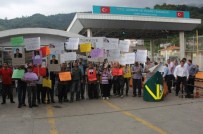 MEHMET ALI ÖZTÜRK - Sarp Sınır Kapısı'nda Mağdur Eylemi…