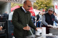 BÜLENT KERIMOĞLU - Başkan Kerimoğlu Vatandaşlara Kardeşlik Aşuresi İkram Etti