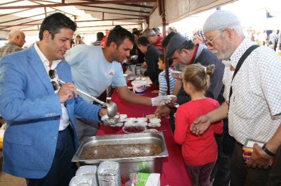 Döşemealtı'nda 5 Bin Kişiye Aşure İkramı