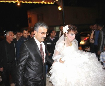 Gazeteci Yılmaz, Dünya Evine Girdi