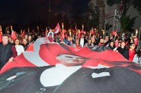 İzmir'de, Cumhuriyet Bayramı Fener Alayı Yürüyüşü İle Kutlandı