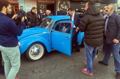 Uruguay Eski Devlet Başkanına Makam Aracı 'Vosvos', Başkan Kerimoğlu'ndan