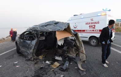 Ahlat'ta Trafik Kazası Açıklaması 16 Yaralı