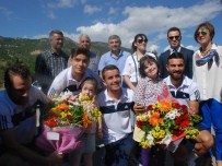 BİZ DE VARIZ - Down Sendromlu Çocuklardan Sivas Belediyespor'a Karşılama