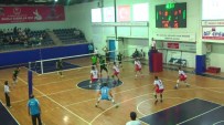 Düzce Belediyespor Erkek Voleybol Takımı Sezonun İlk Maçında PTT'ye 3-1 Yenildi