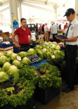 İzmit Zabıtası Pazar Denetimlerini Sürdürüyor