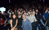 ERKAN KOLÇAK KÖSTENDİL - Kara Bela Oyuncuları Özel Gösterimde Bursalılarla Buluştu