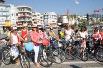 YAĞIŞLI HAVA - Marmaris'te Süslü Kadınlar Bisikletle Turladı